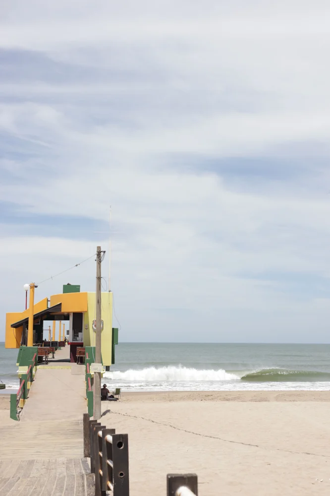 Acceso al muelle y la playa